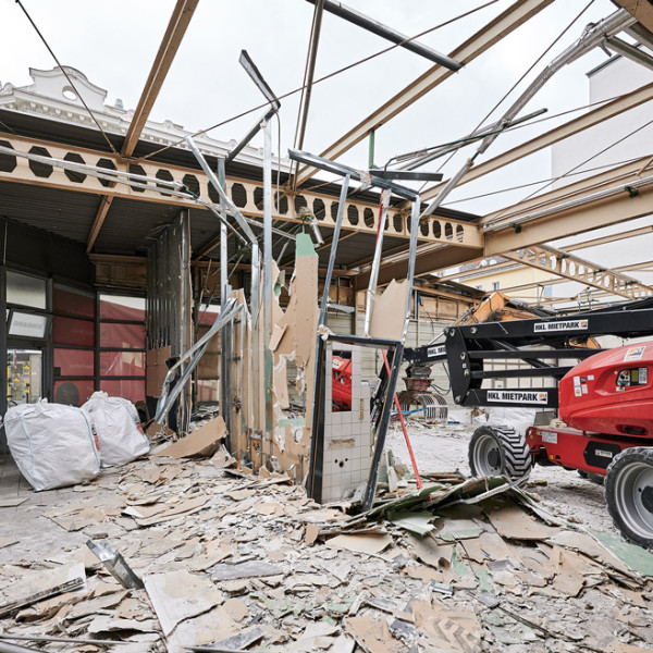 Abbrucharbeiten Herz&amp;Heim Radlader